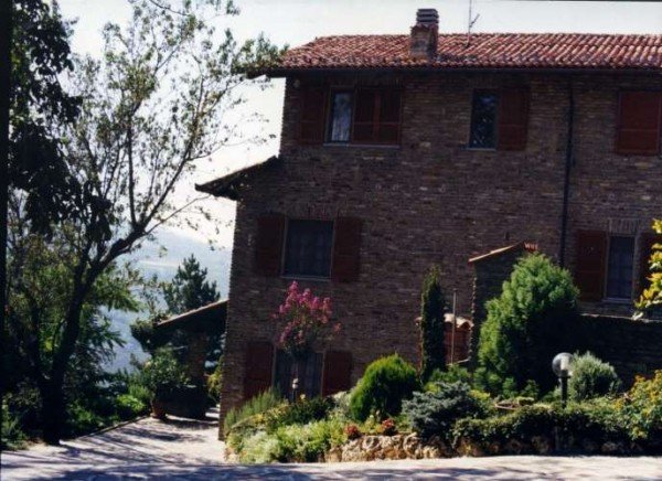 Casa in vendita 4 Stanze da letto a Santo Stefano Belbo
