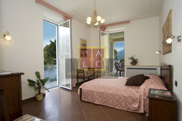 Villa in vendita 8 Stanze da letto a Oliveto Lario