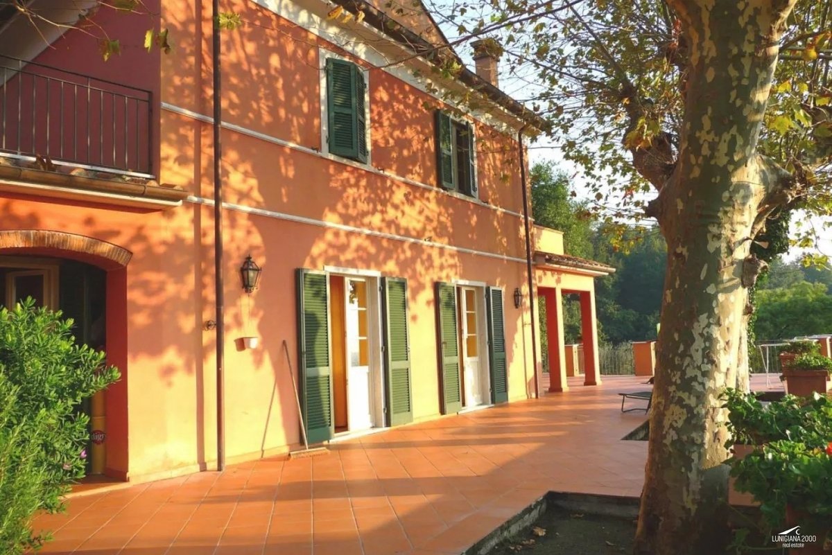 Casa indipendente in vendita 3 Stanze da letto a Carrara