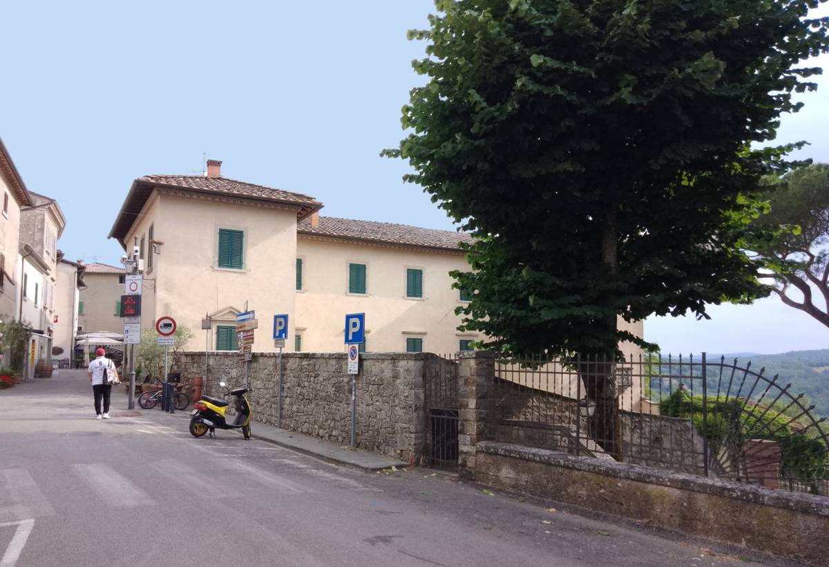 Appartamento in vendita 4 Stanze da letto a Castellina In Chianti