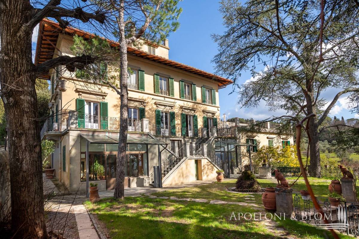 Casa in vendita 17 Stanze da letto a Firenze