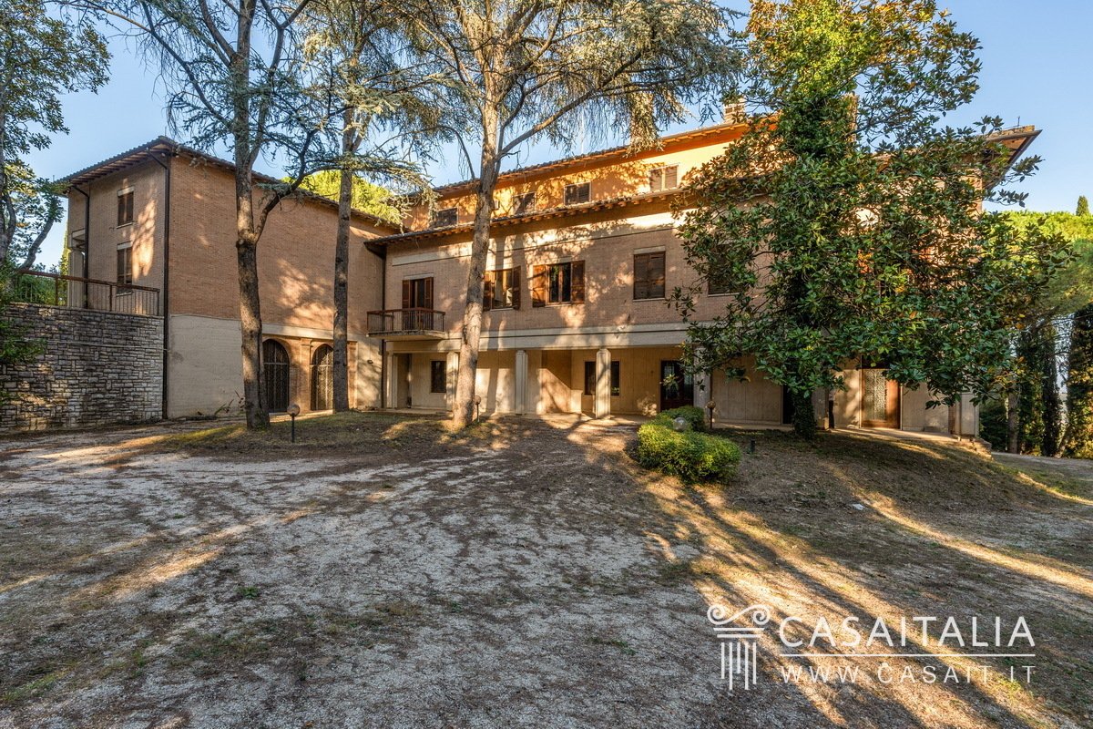 Villa in vendita 8 Stanze da letto a Perugia