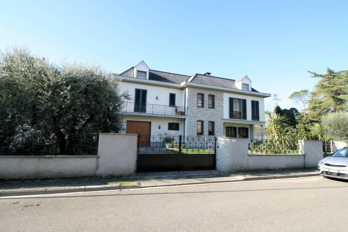 Villa in vendita 4 Stanze da letto a Santa Croce Sull'arno