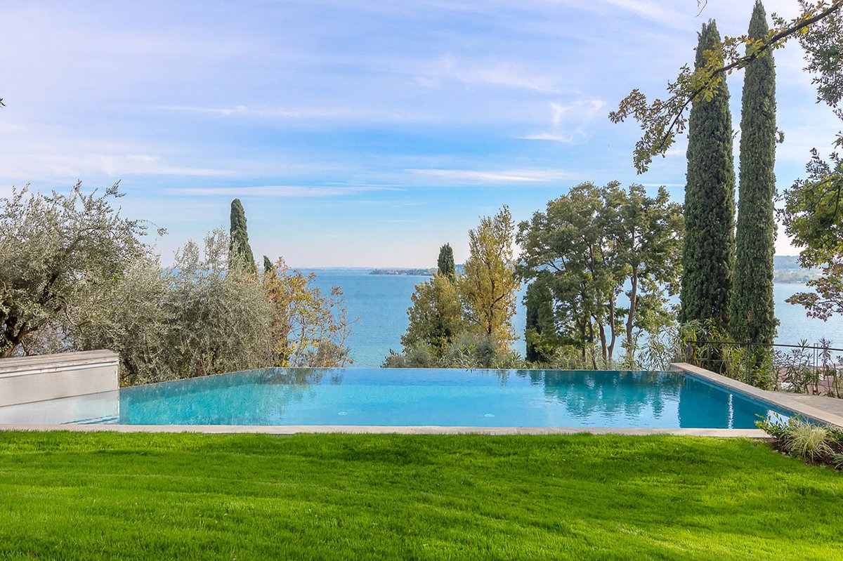 Villa in vendita 4 Stanze da letto a Padenghe Sul Garda
