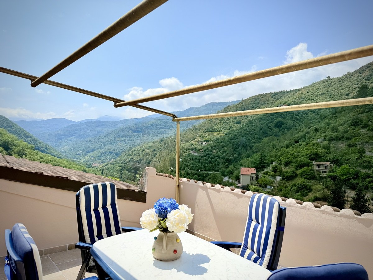 1 Bedroom Toptobottom house for sale in Apricale [607110] Gateaway®