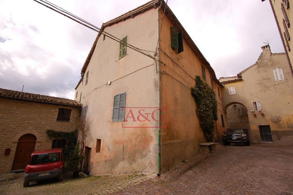Casa indipendente in vendita 6 Stanze da letto a Monte San Martino