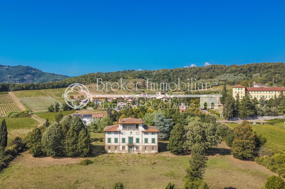 Villa in vendita 6 Stanze da letto a Lucca