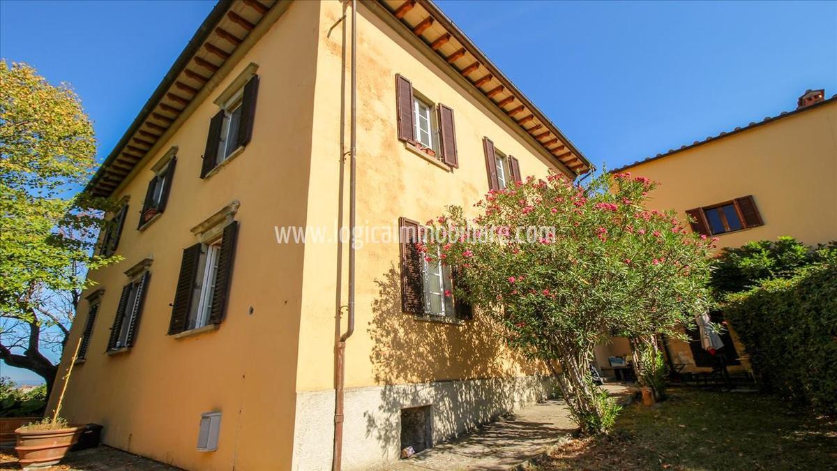 Villa in vendita 7 Stanze da letto a Arezzo
