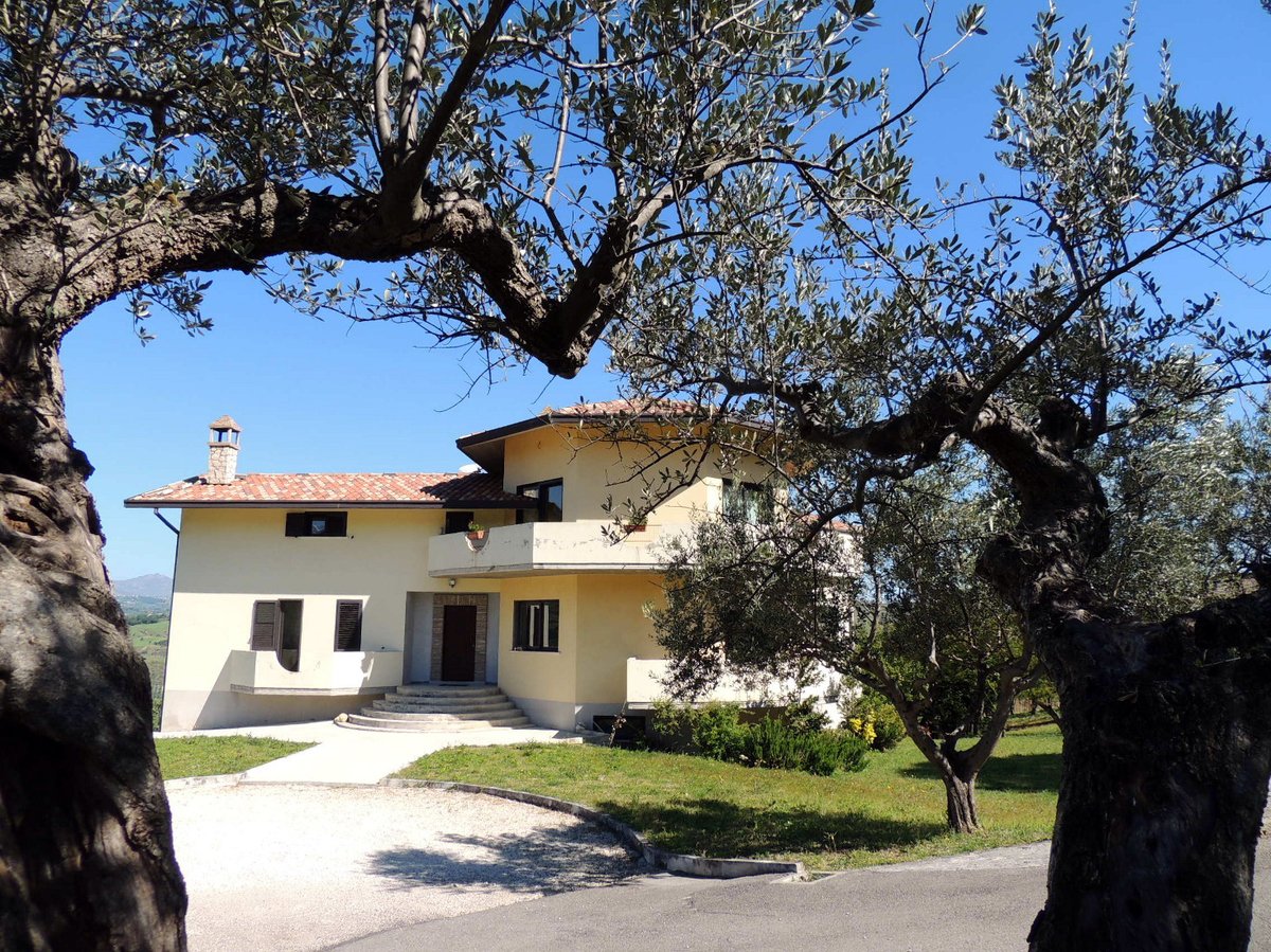 Villa in vendita 4 Stanze da letto a San Valentino In Abruzzo Citeriore
