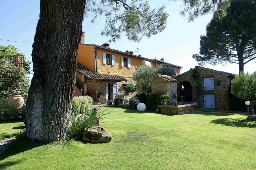 Casa semi indipendente in vendita 5 Stanze da letto a Gambassi Terme