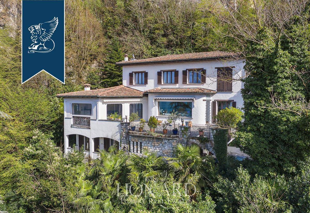 Villa in vendita 5 Stanze da letto a Campione D'italia
