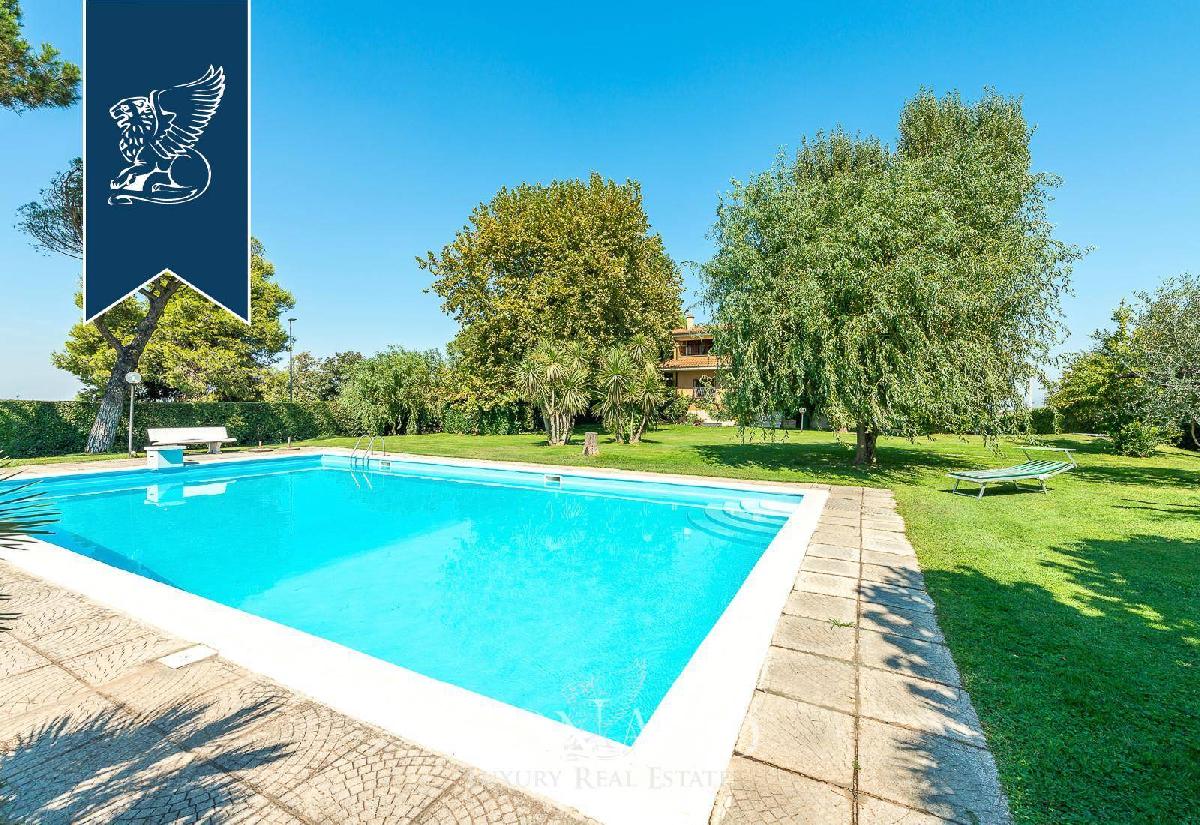 7 Bedrooms Villa for sale in Rome [526925] Gateaway®