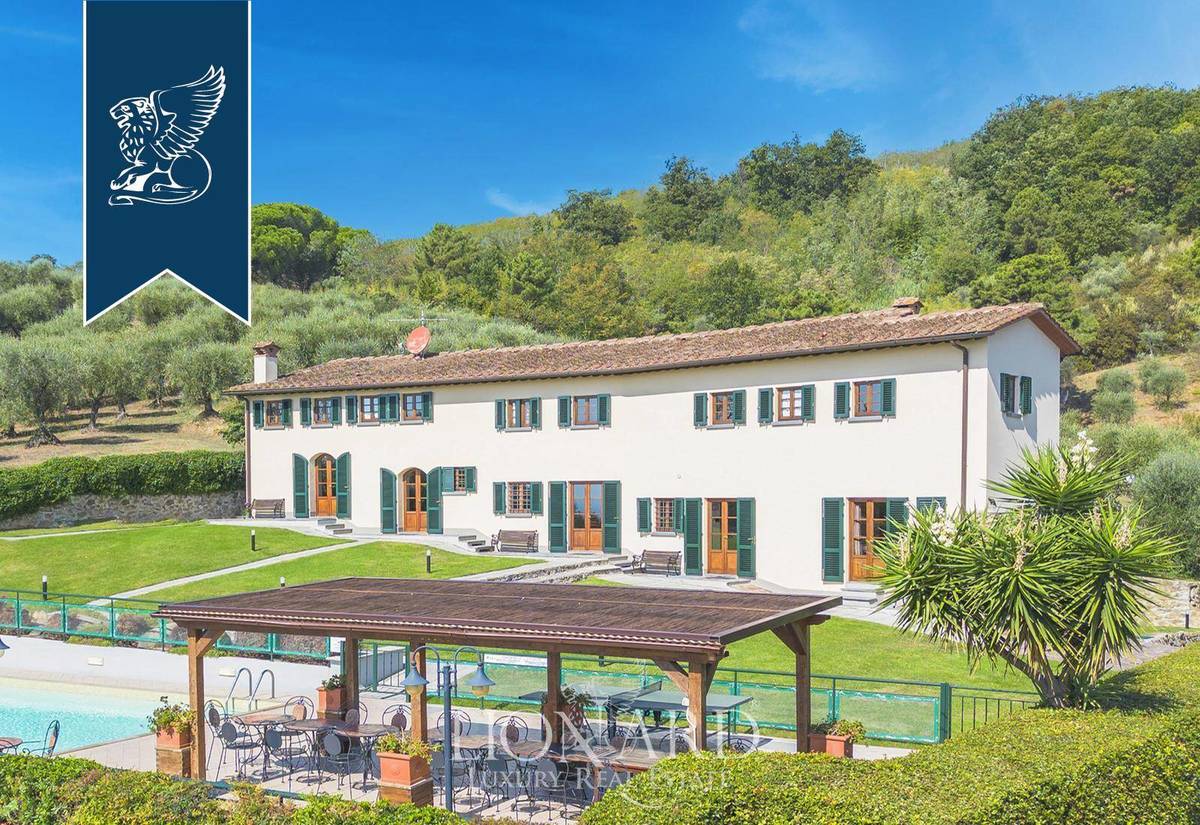 Villa in vendita 11 Stanze da letto a Montecatini-terme