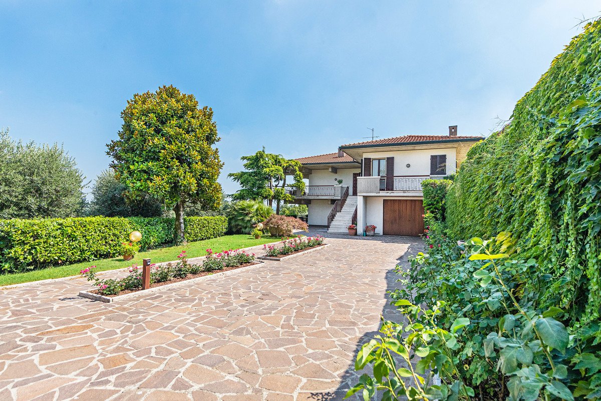 Villa in vendita 4 Stanze da letto a Desenzano Del Garda