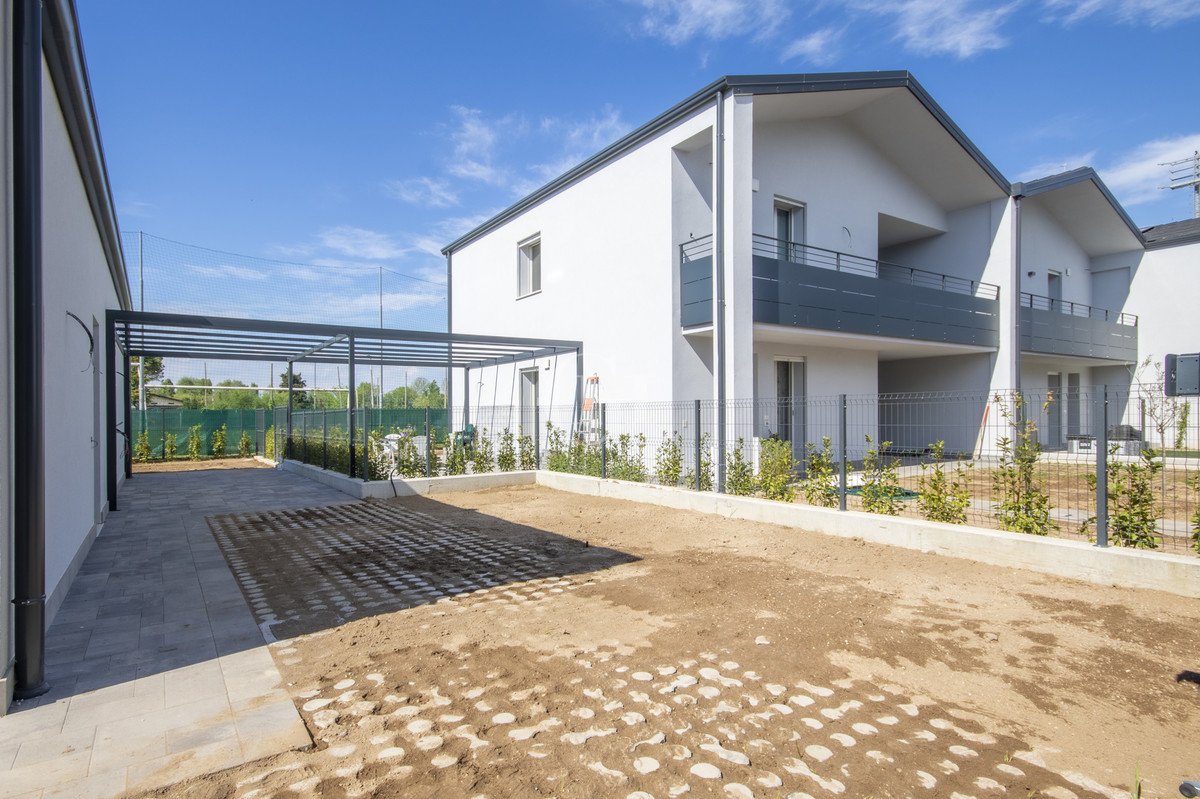 Casa semi indipendente in vendita 3 Stanze da letto a Castelnuovo Del Garda