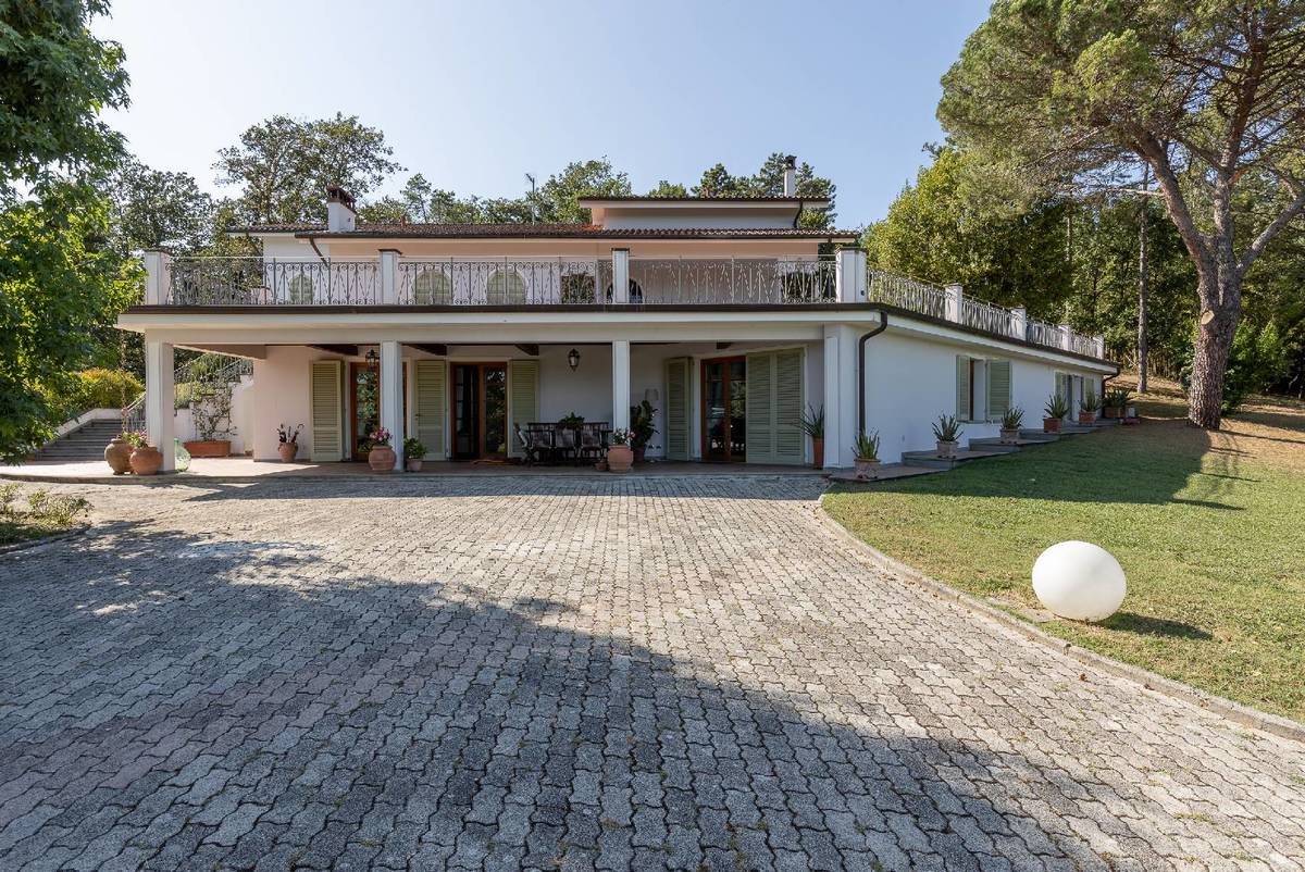 Villa in vendita 5 Stanze da letto a Lucca