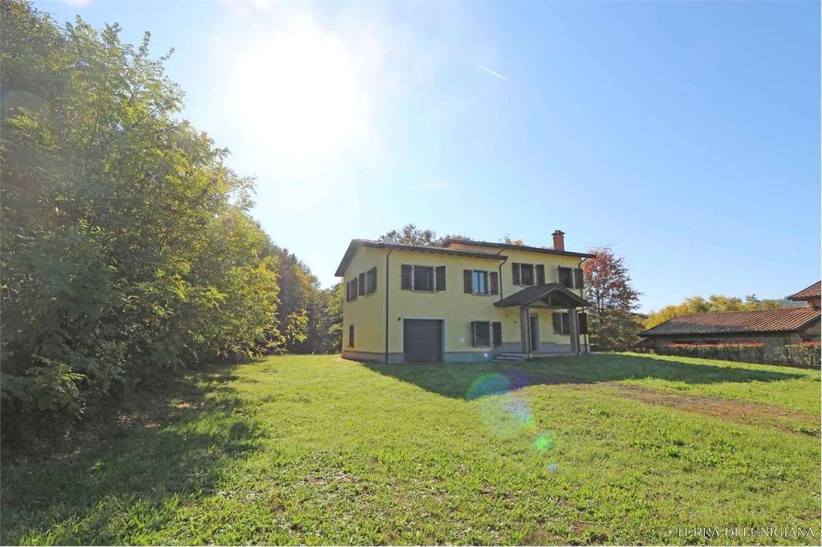 Villa in vendita 4 Stanze da letto a Villafranca In Lunigiana