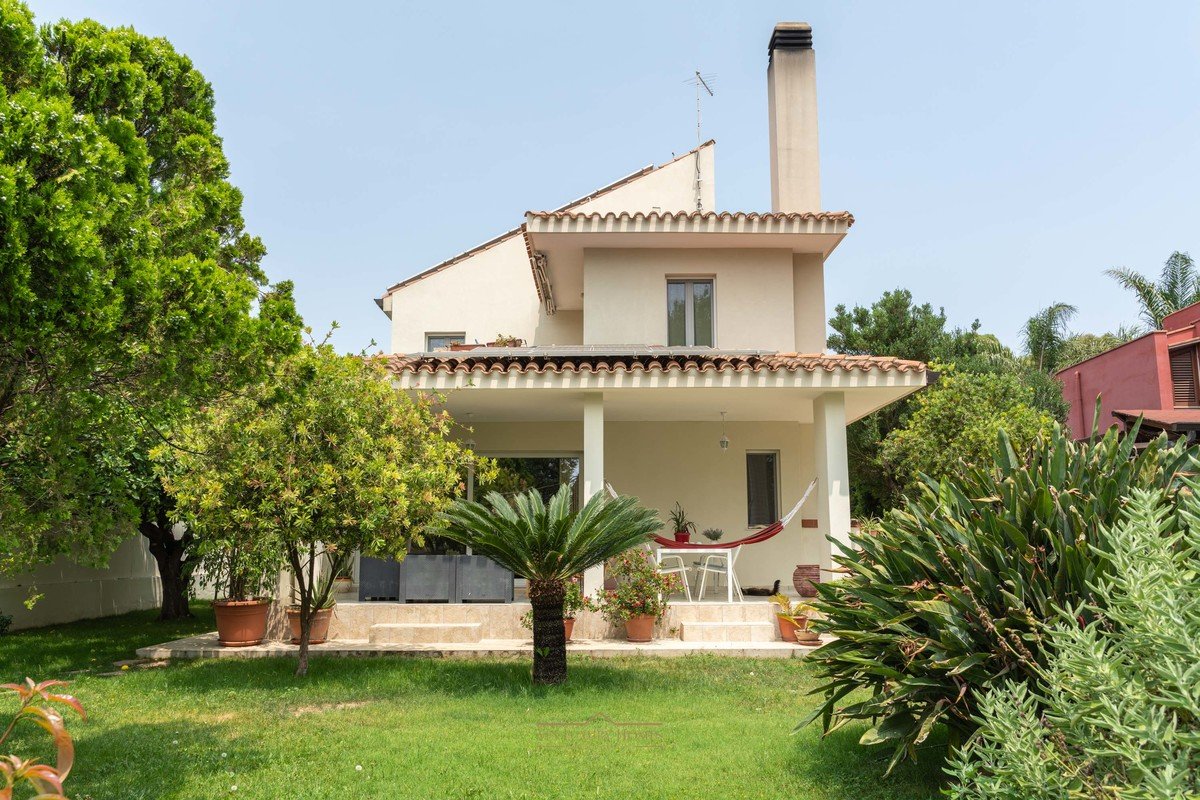 Villa in vendita 4 Stanze da letto a Quartu Sant'elena