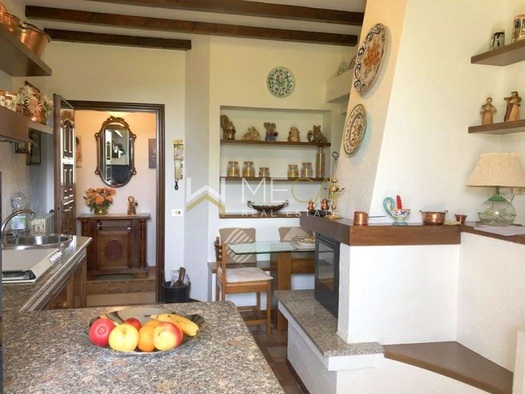 Villa in vendita 5 Stanze da letto a Puegnago Del Garda