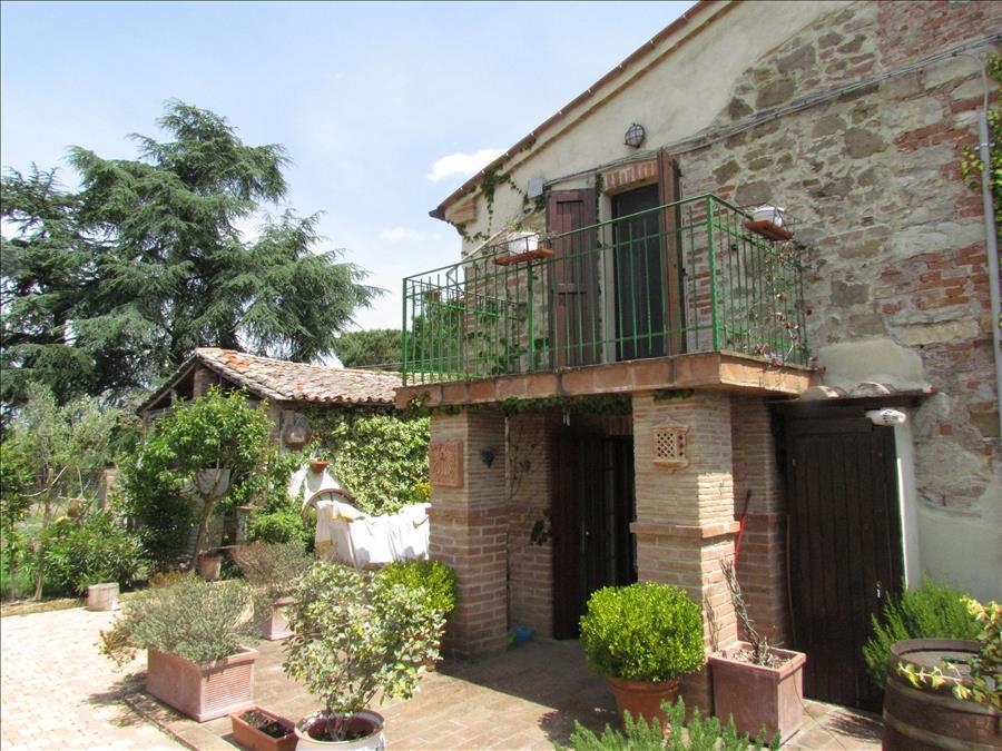 Casa semi indipendente in vendita 3 Stanze da letto a Castiglione Del Lago