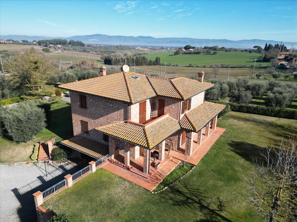 Villa in vendita 4 Stanze da letto a Castiglione Del Lago