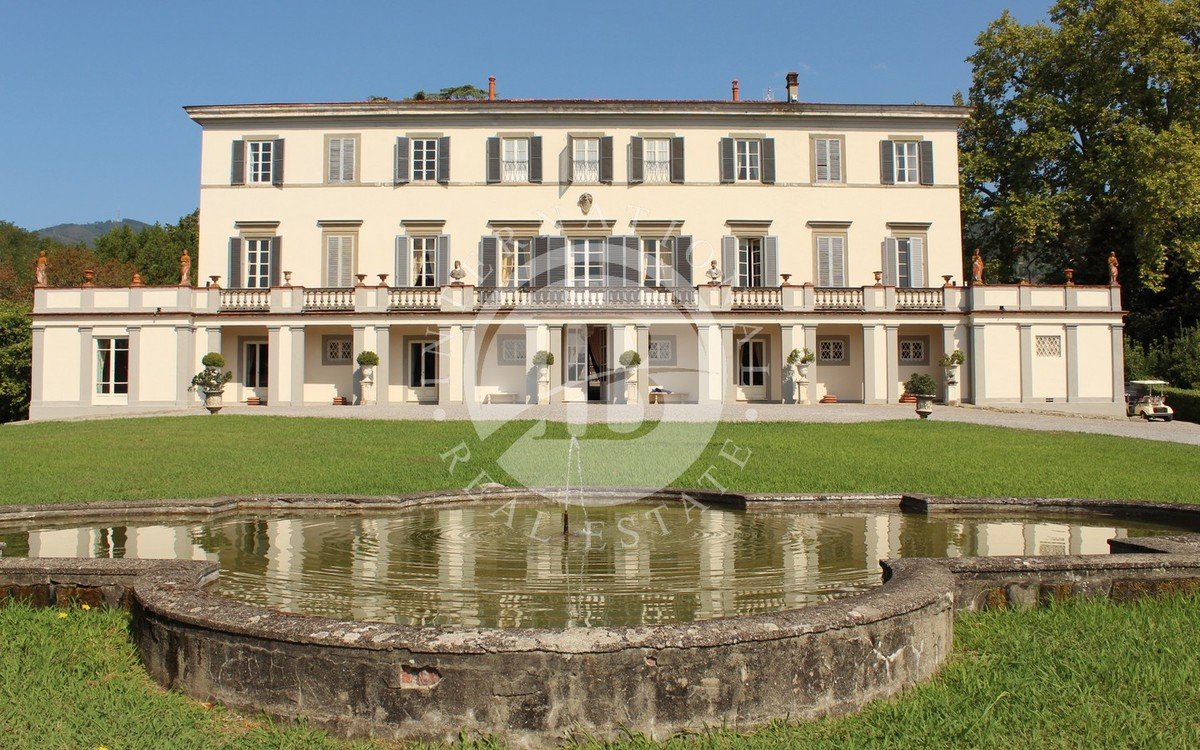 Villa in vendita 18 Stanze da letto a Lucca