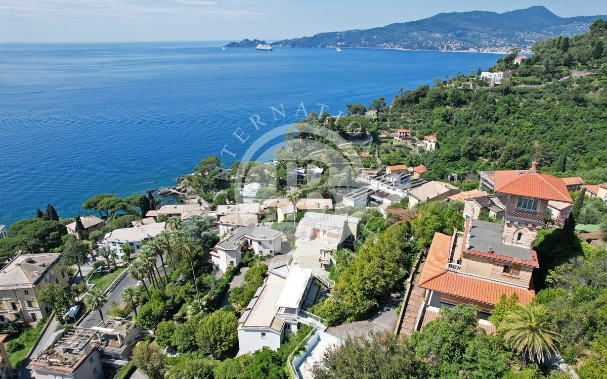 Villa in vendita 7 Stanze da letto a Rapallo