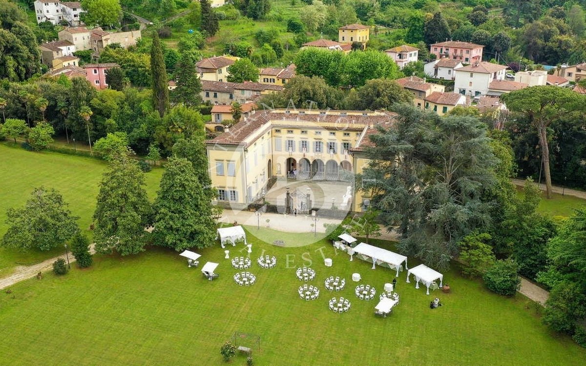 Villa in vendita 15 Stanze da letto a Pisa