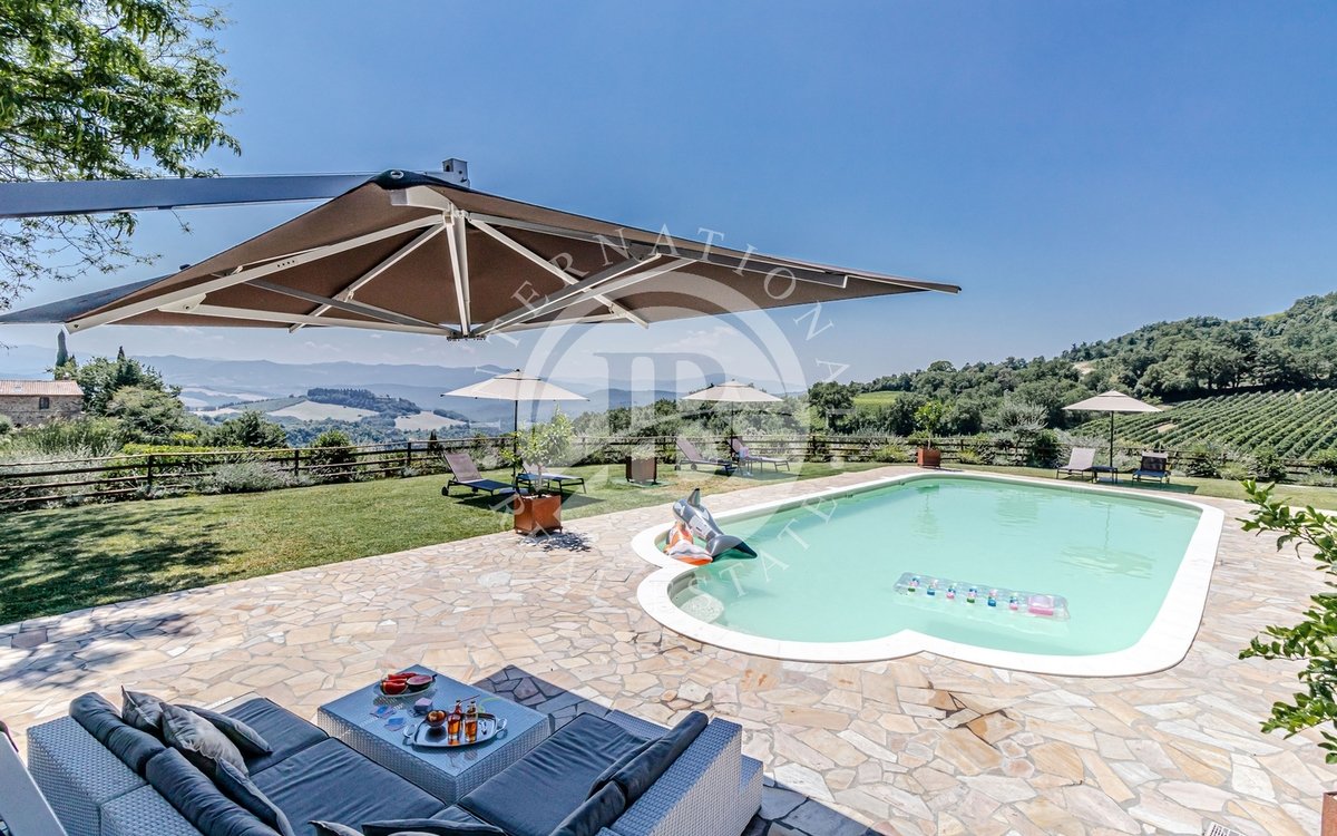 Villa in vendita 5 Stanze da letto a Montecatini Val Di Cecina