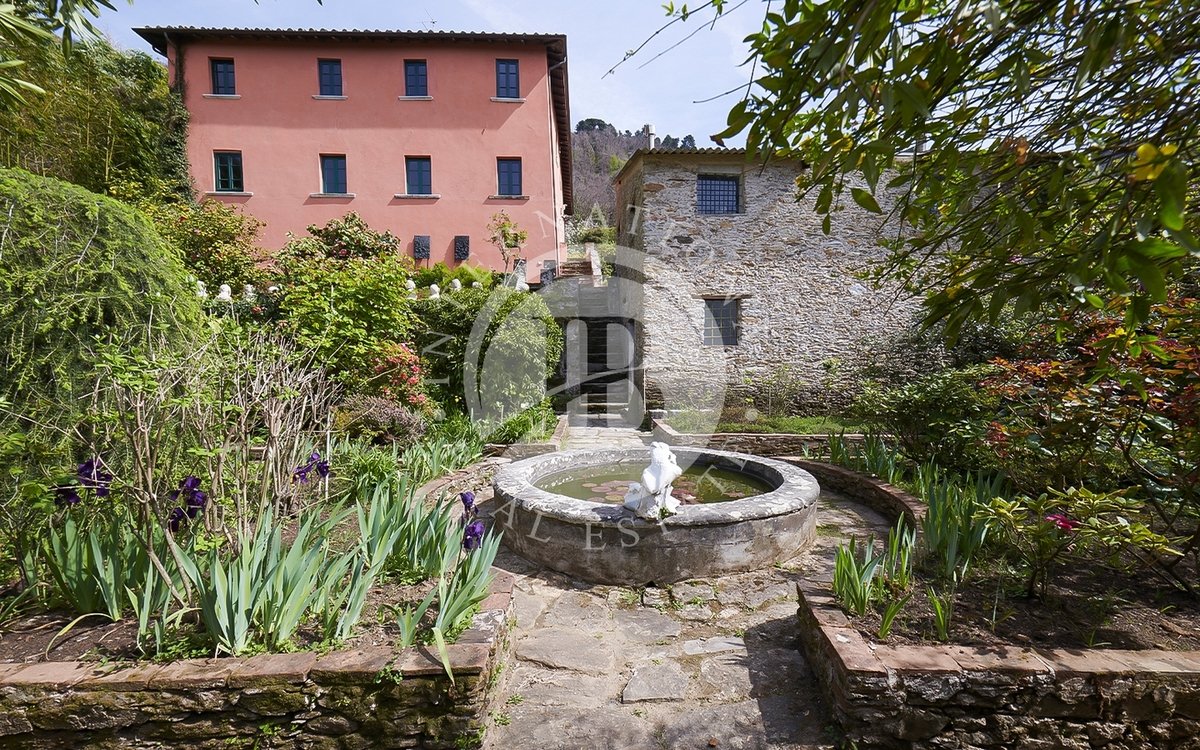 Villa in vendita 4 Stanze da letto a Pietrasanta