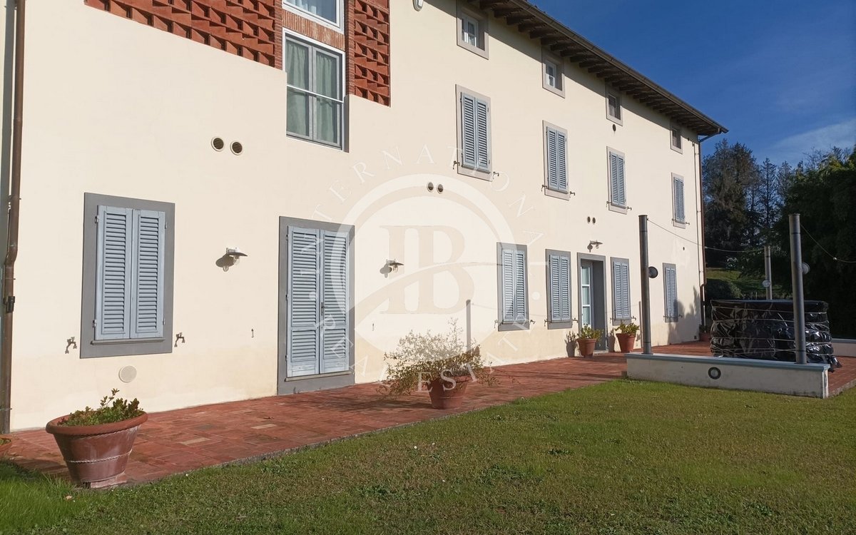 Villa in vendita 7 Stanze da letto a Capannori