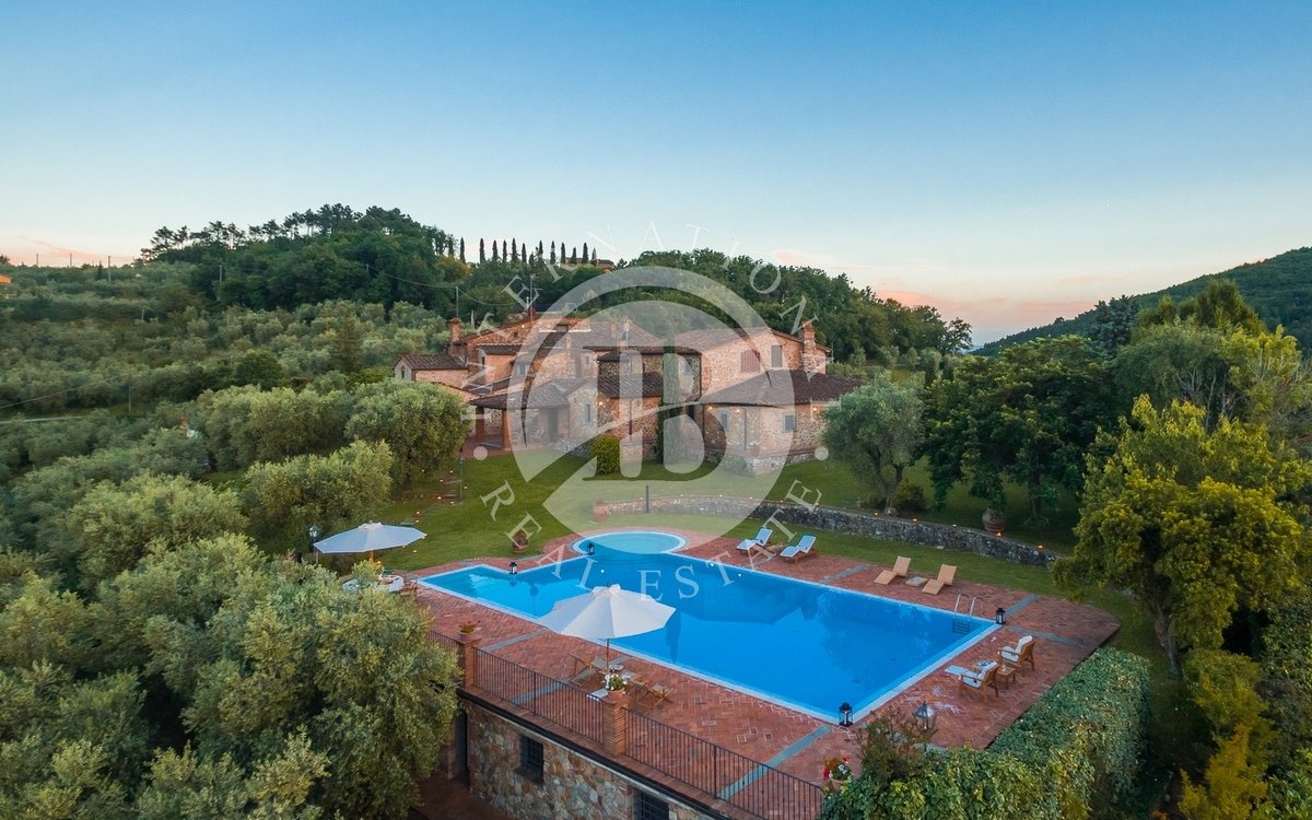 Villa in vendita 11 Stanze da letto a Monsummano Terme