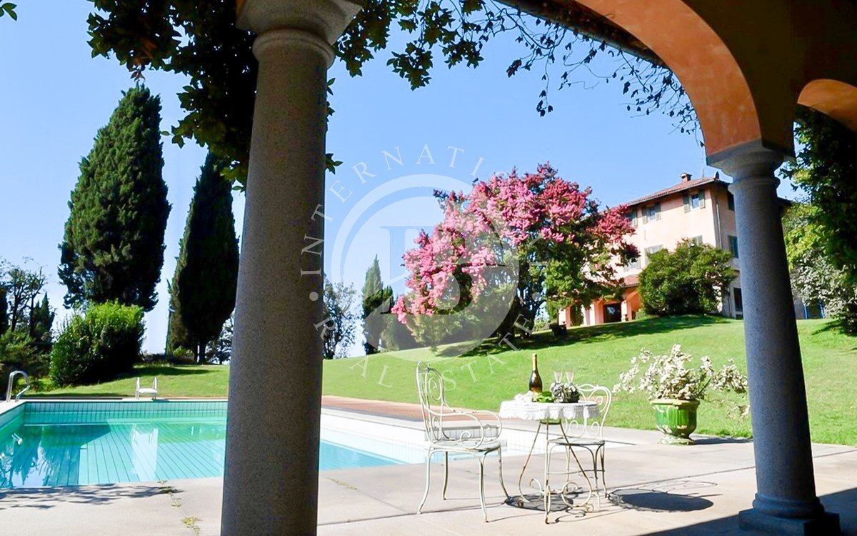 Villa in vendita 17 Stanze da letto a Biella