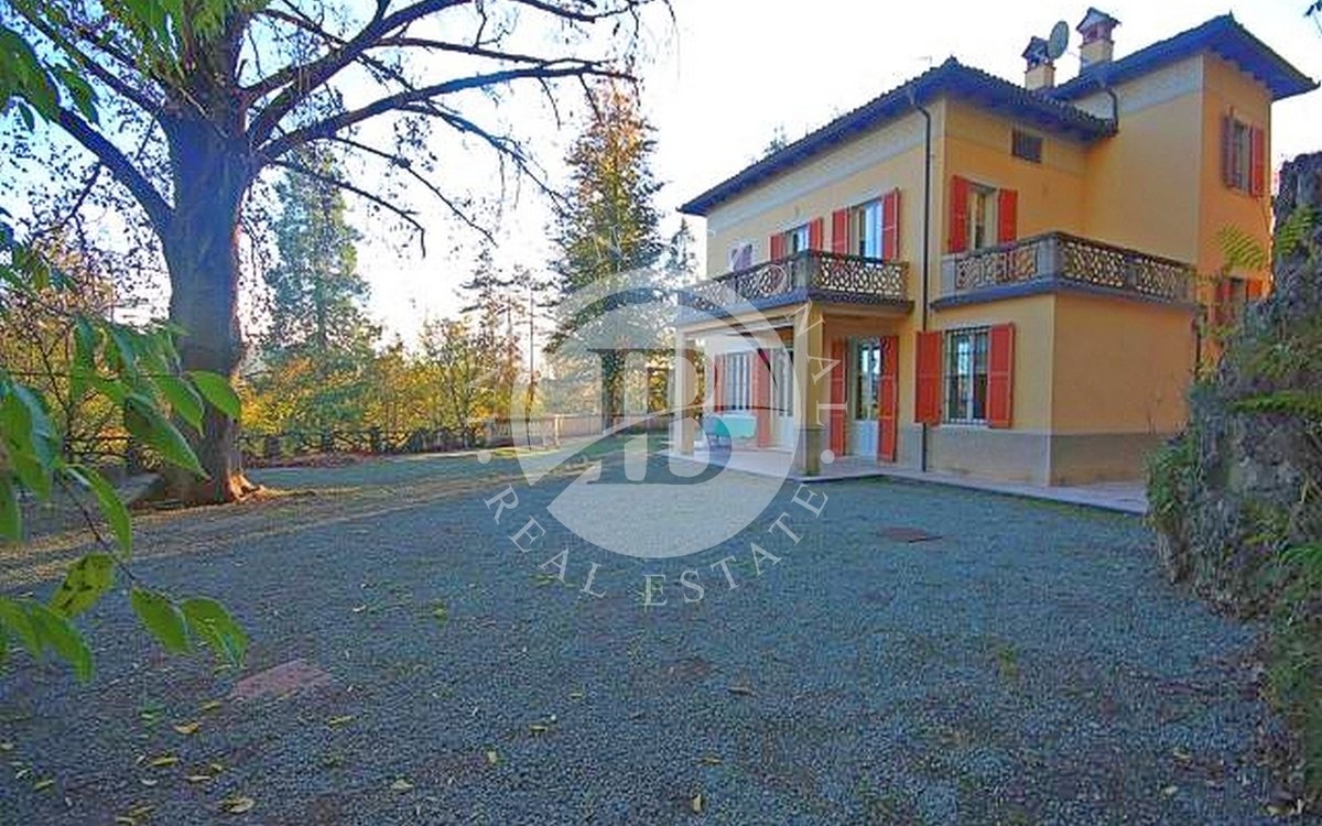 Villa in vendita 6 Stanze da letto a Acqui Terme
