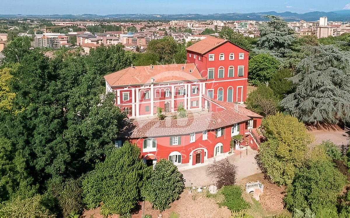 Villa in vendita 20 Stanze da letto a Novi Ligure