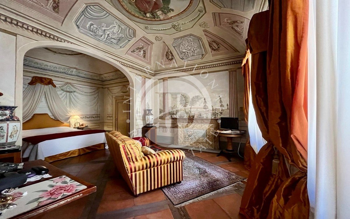 Palazzo in vendita 5 Stanze da letto a Arezzo