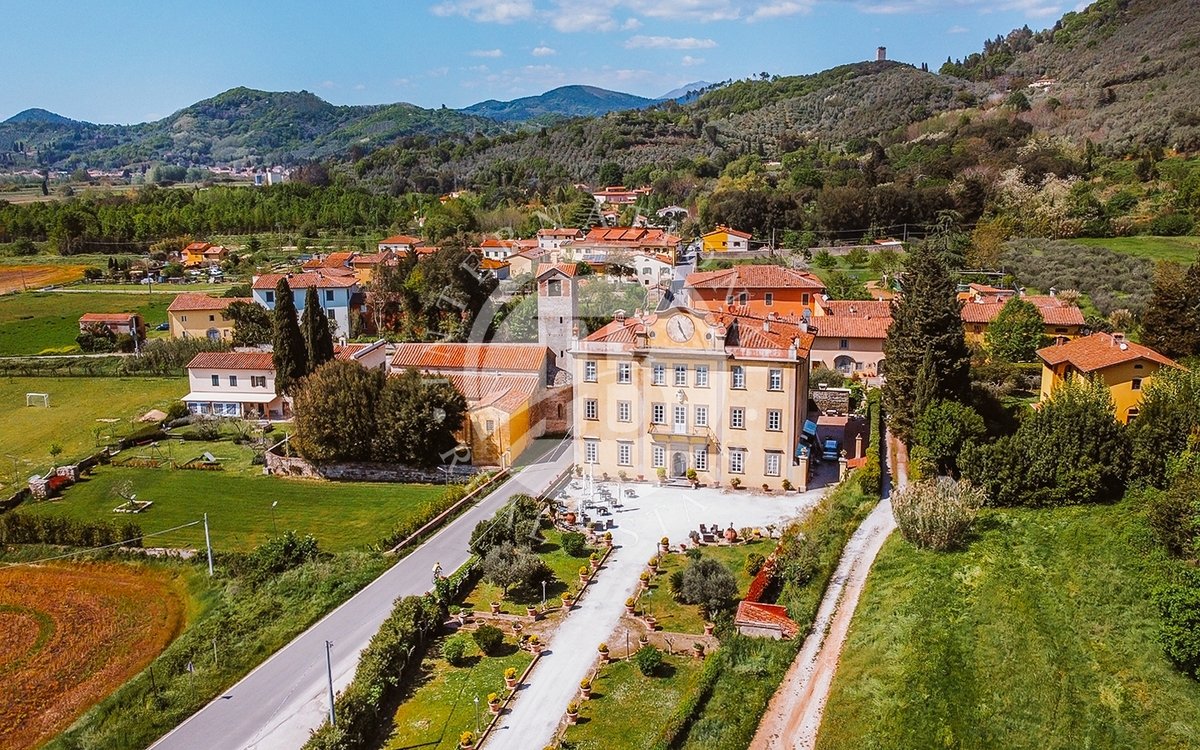 Villa in vendita 12 Stanze da letto a San Giuliano Terme