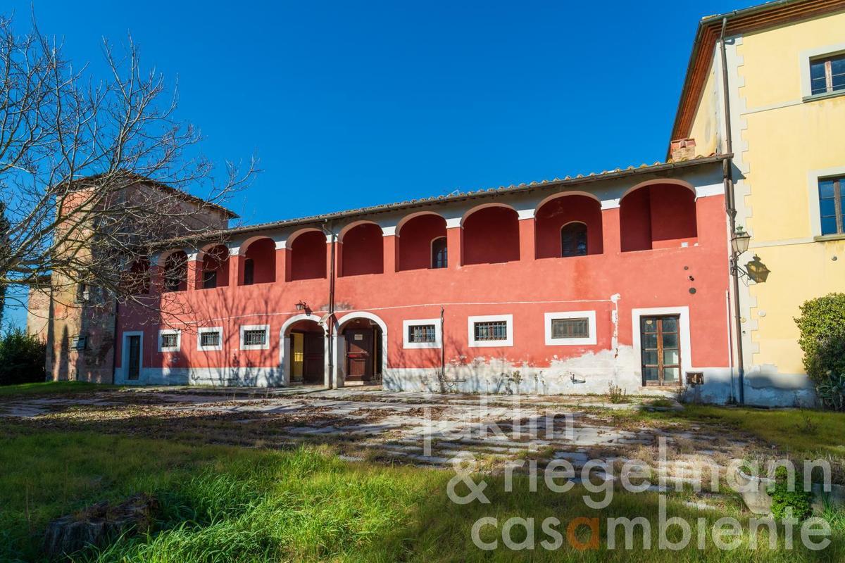 Villa in vendita 27 Stanze da letto a Arezzo