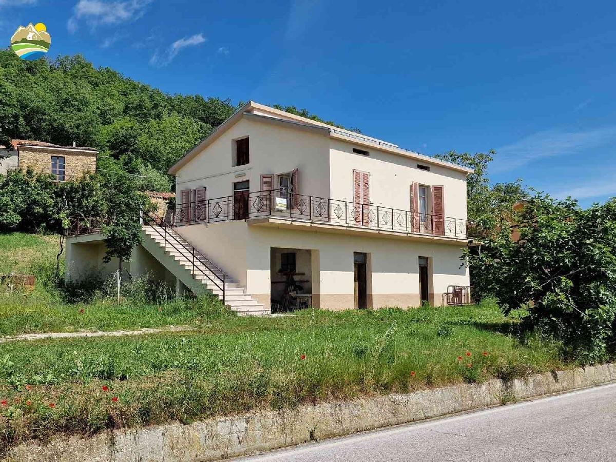2 Bedrooms Country house for sale in Castel Castagna [764392] | Gate-away®