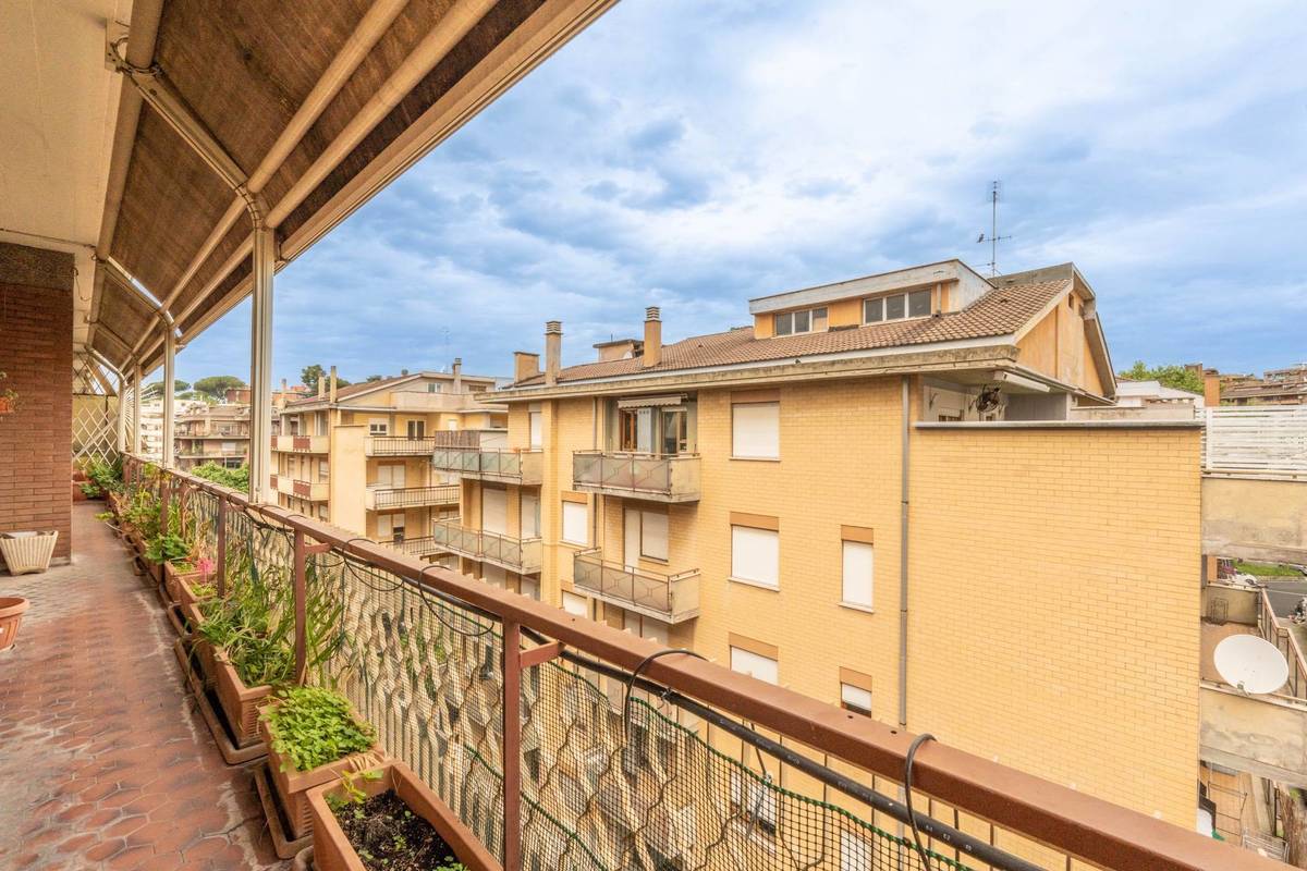 Appartamento in vendita 4 Stanze da letto a Roma