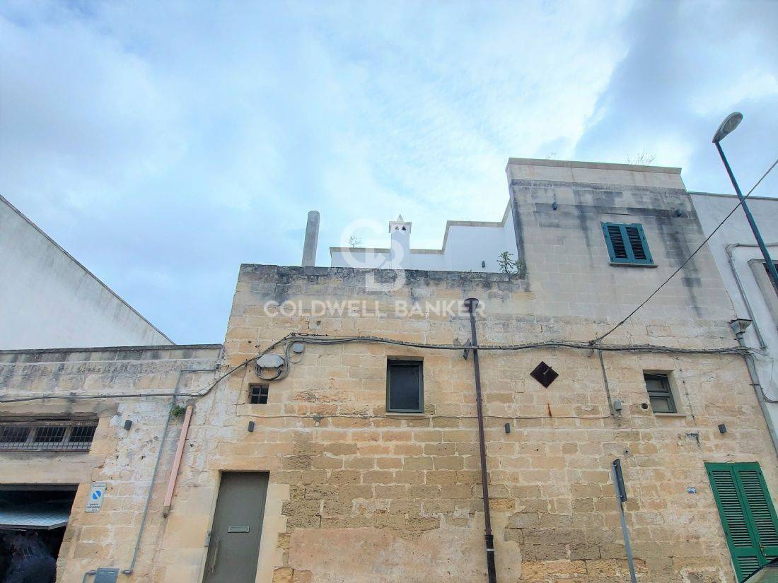 Palazzo in vendita 6 Stanze da letto a San Cesario Di Lecce