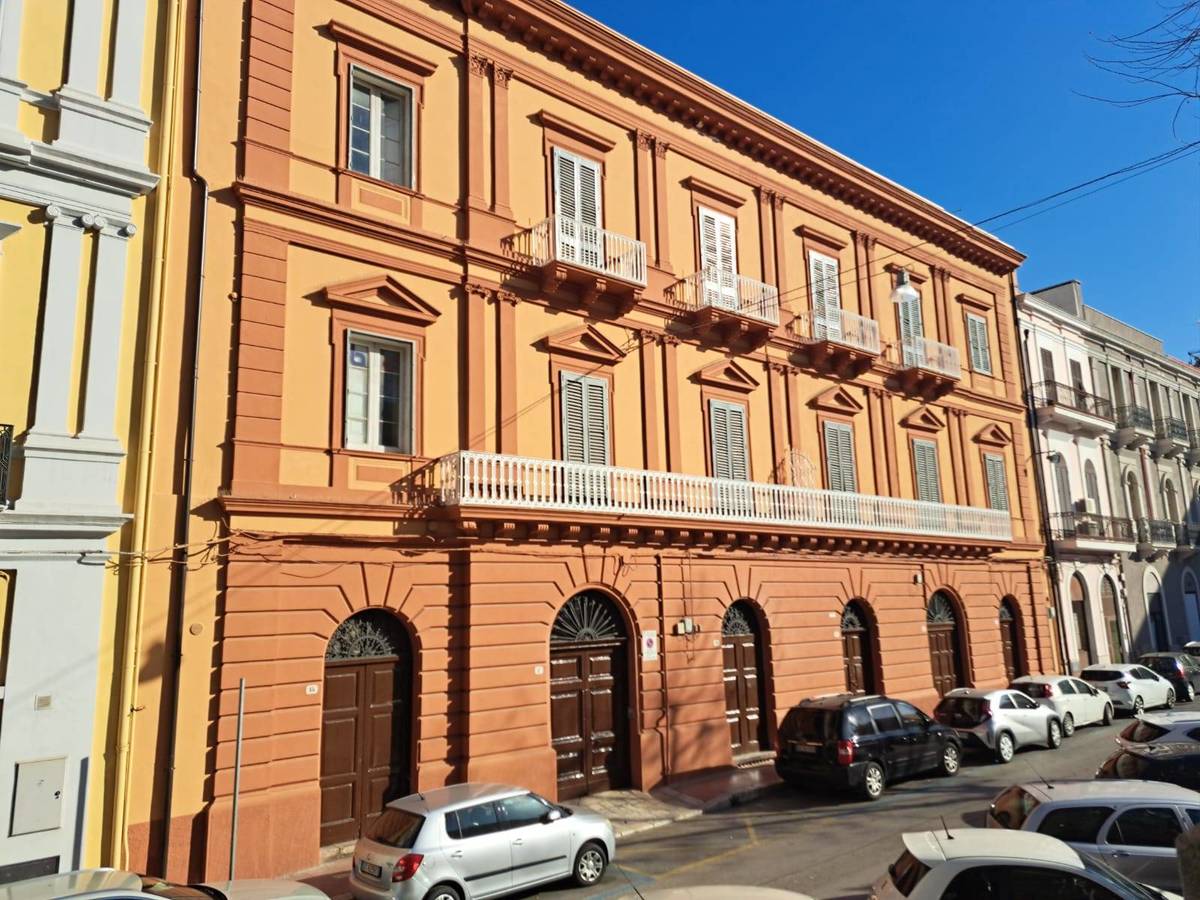 Palazzo in vendita 16 Stanze da letto a Taranto