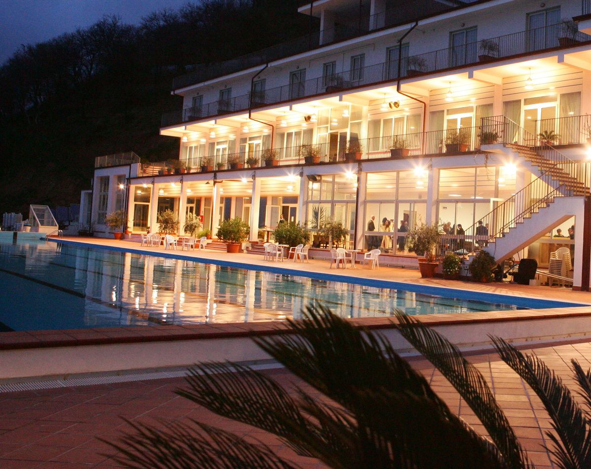 Hotel in vendita 93 Stanze da letto a Tropea