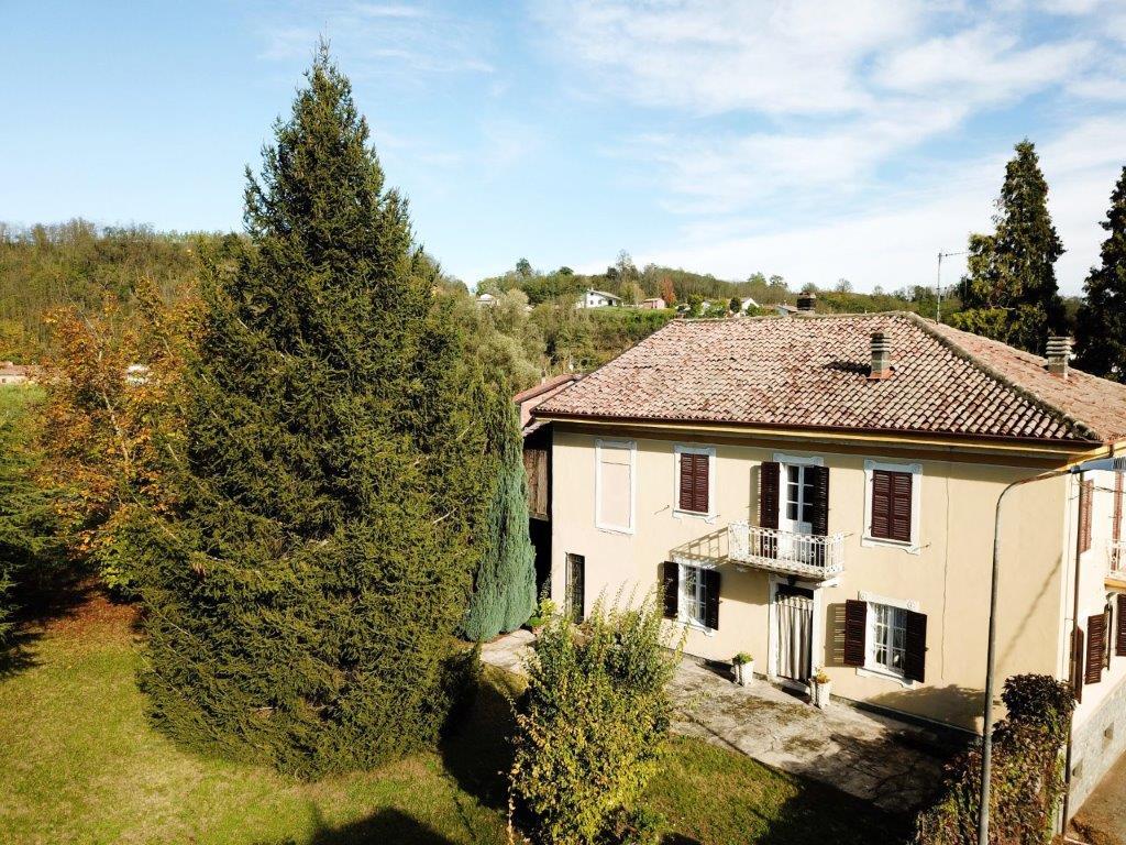 Casa indipendente in vendita 5 Stanze da letto a Castelnuovo Belbo