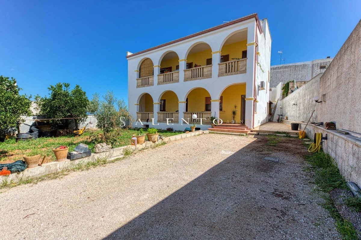 Villa in vendita 6 Stanze da letto a Gagliano Del Capo