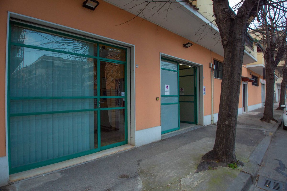 Immobile commerciale in vendita a Pescara