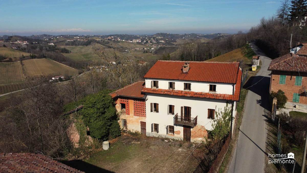 Casolare in vendita 6 Stanze da letto a Castelnuovo Calcea