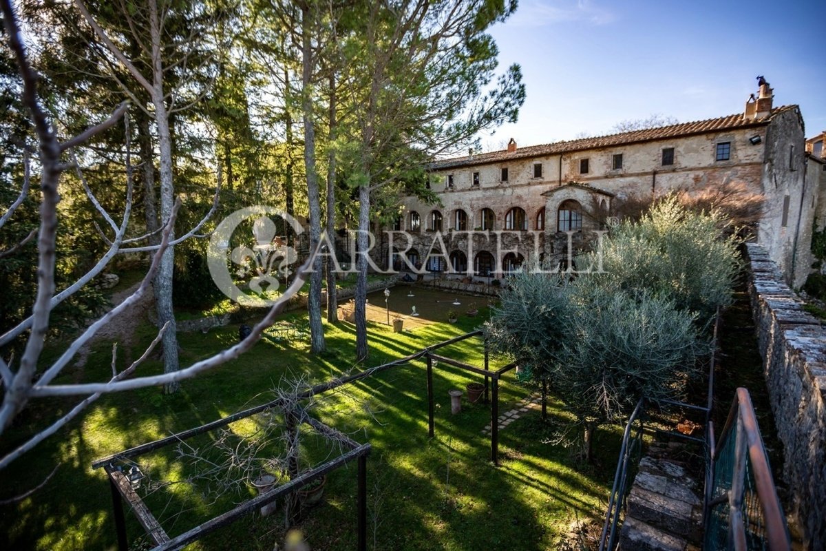Villa in vendita 13 Stanze da letto a Sarteano