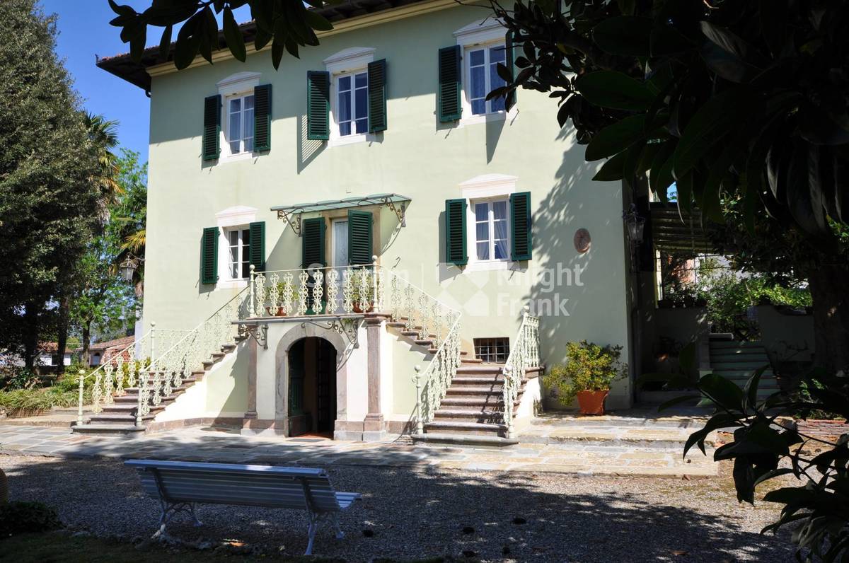 Villa in vendita 9 Stanze da letto a Lucca
