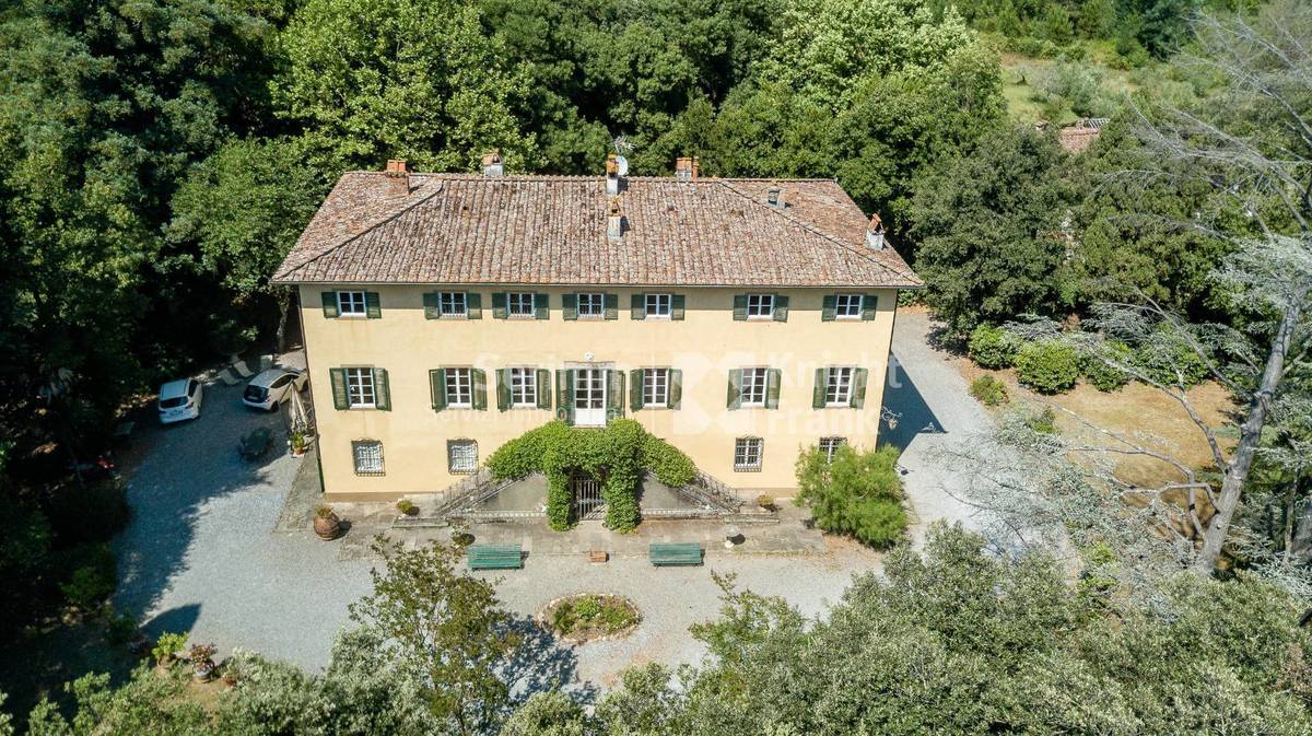 Villa in vendita 7 Stanze da letto a Lucca